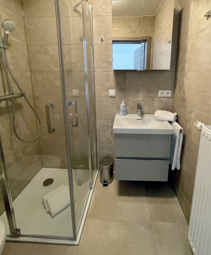 Badezimmer mit Dusche