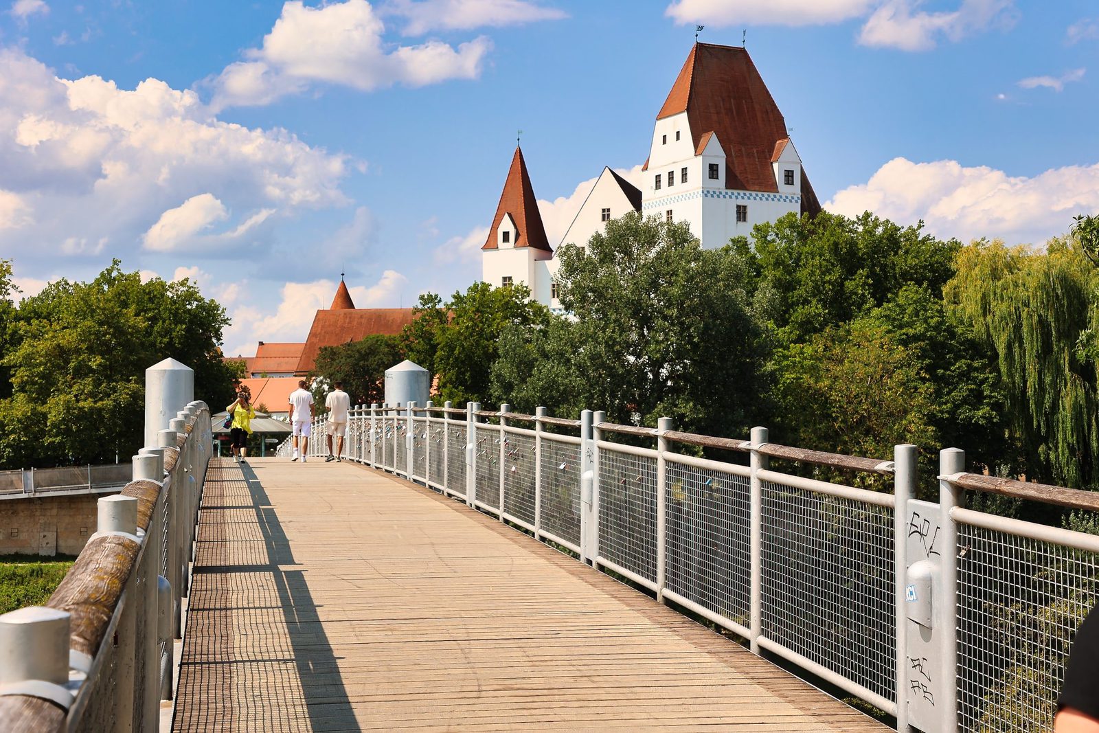 Glacisbrücke über die Donau