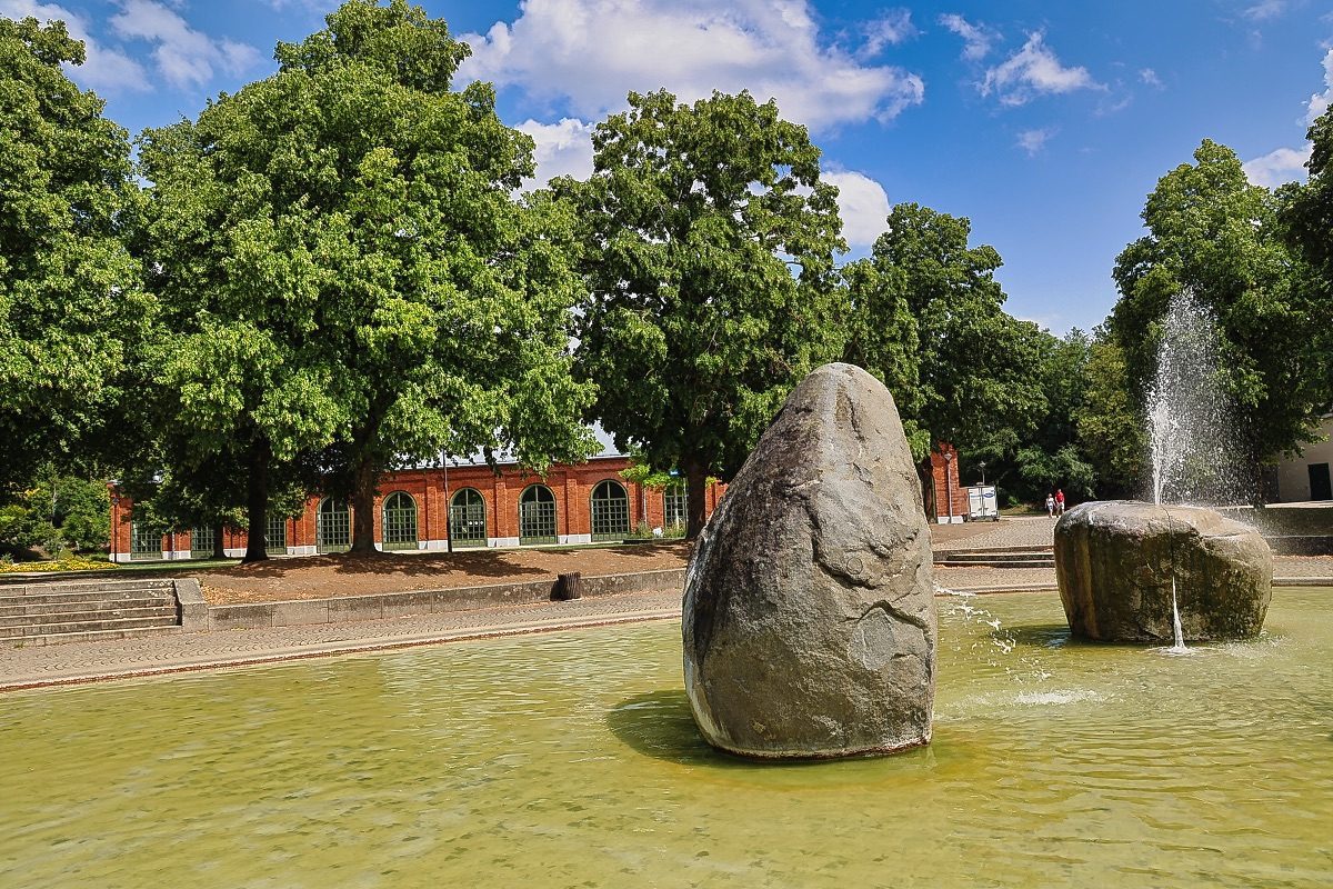 Findlingsbrunnen im Klenzepark